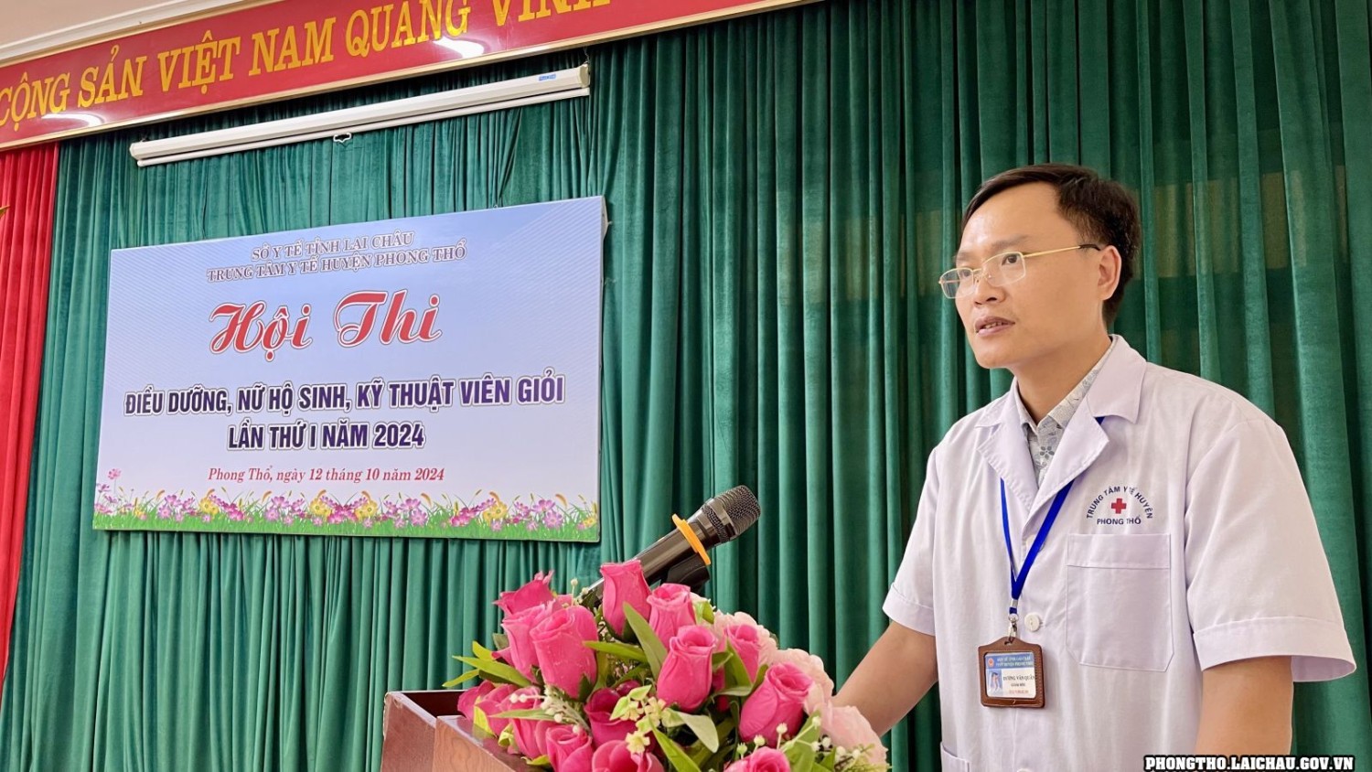 Bác sỹ: Dương Văn Quân – Giám đốc TTYT huyện Phong Thổ phát biểu khai mạc Hội thi